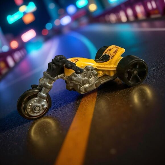 2012 Mattel HOTWHEELS Stunt Yellow 3 Wheel Diecast Motorcycle Blastous 1:64 - Picture 1 of 8